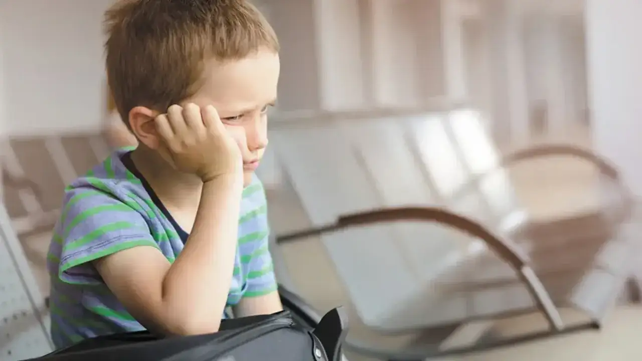 dziecko odmawia pójścia do szkoły