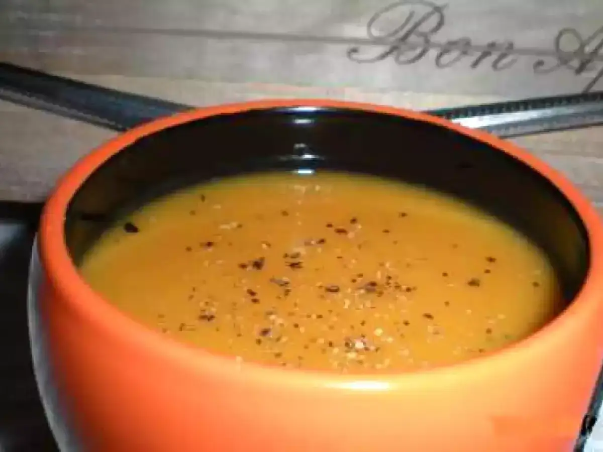 Soupe de lentilles corail Thermomix fumante et appétissante