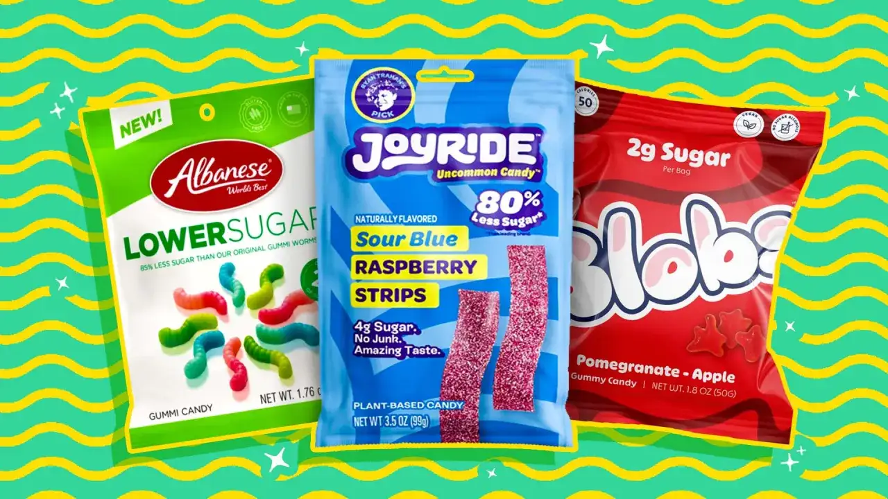 Bolsas de chuches que menos engordan: Albanese Lower Sugar, Joyride Sour Blue Raspberry y Blobs Pomegranate-Apple.