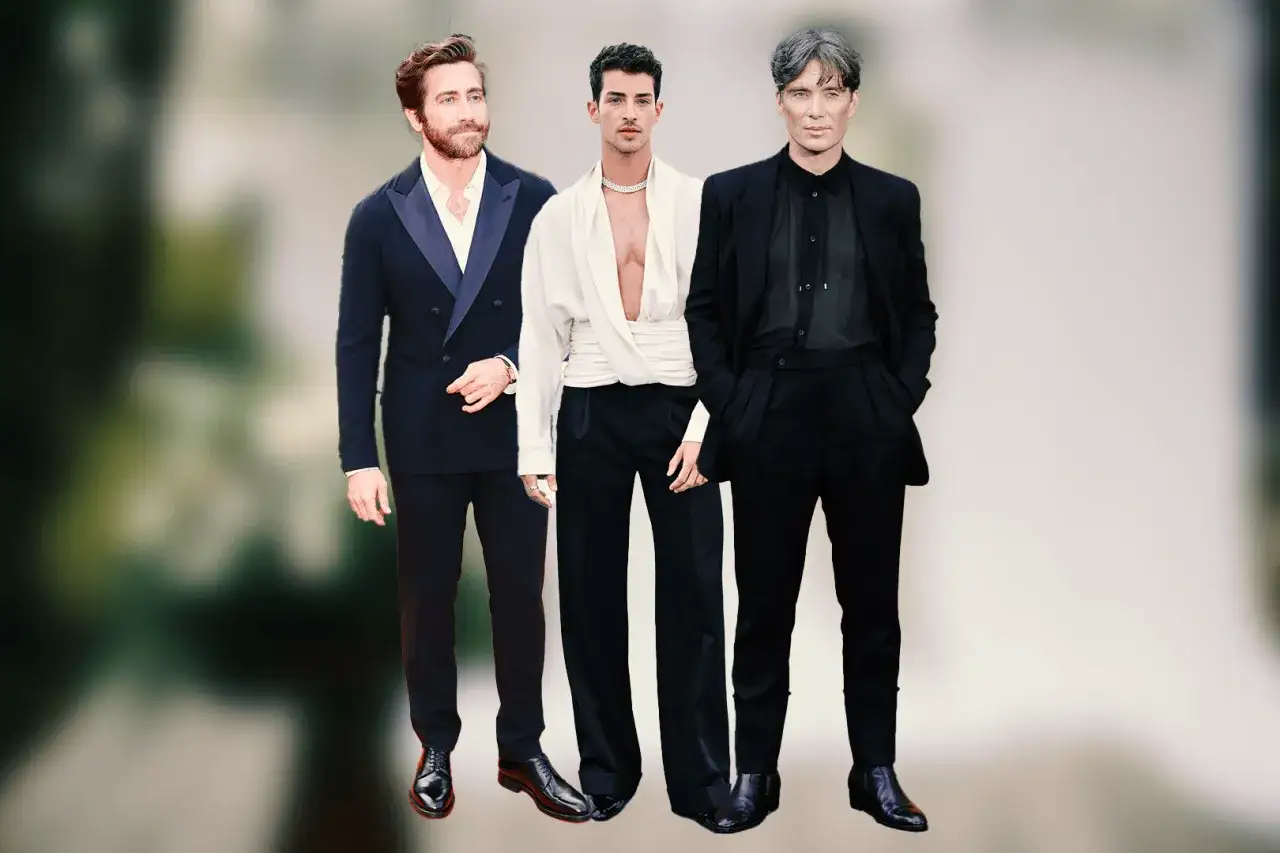 Tre uomini eleganti in abiti scuri, perfetti come ospiti a un matrimonio.