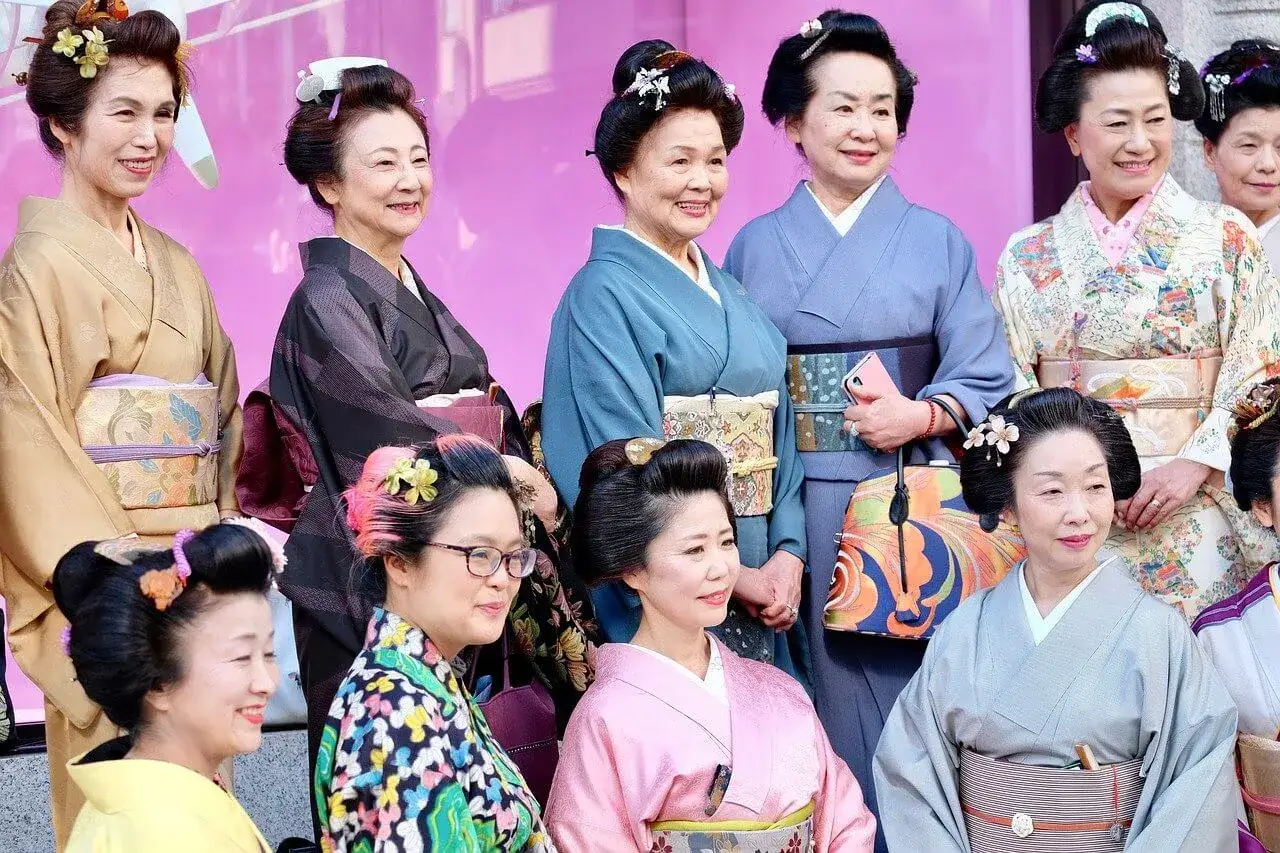 Verschiedene Kimono-Arten und ihre Merkmale