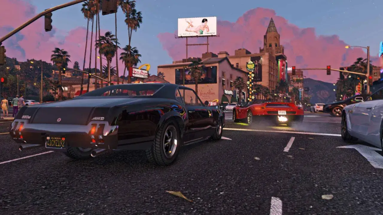 Kultowe auta w Los Santos, idealne do sprawdzenia **gta 5 wymagania**. Zachód słońca nad miastem, palmy i neonowe reklamy.