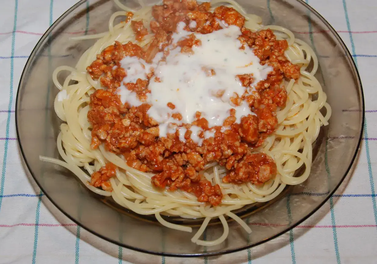 Zdjęcie Jak zrobić spaghetti z mięsem mielonym w 30 minut - proste i pyszne przepisy