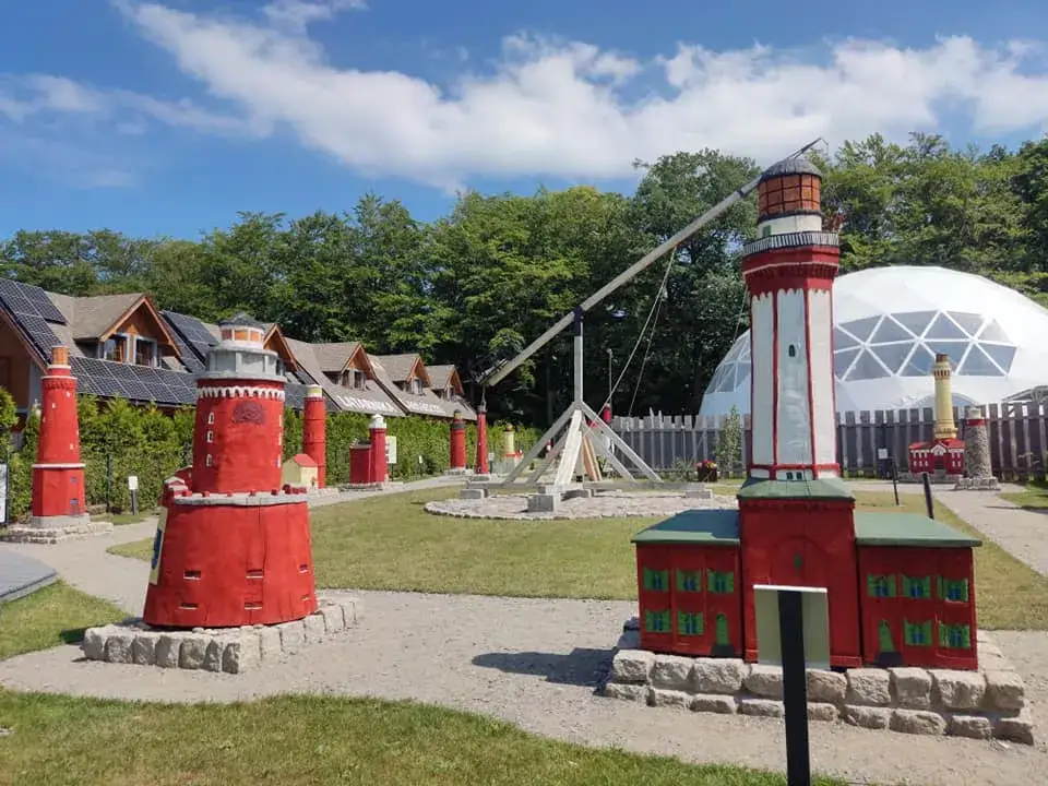 Park Miniatur Latarni Morskich Jastrzębia Góra