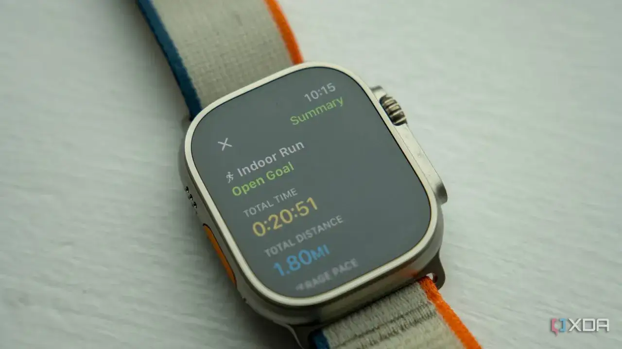 Apple Watch Ultra shows an indoor run summary. Track your progress to improve VO2 max with Apple Watch.