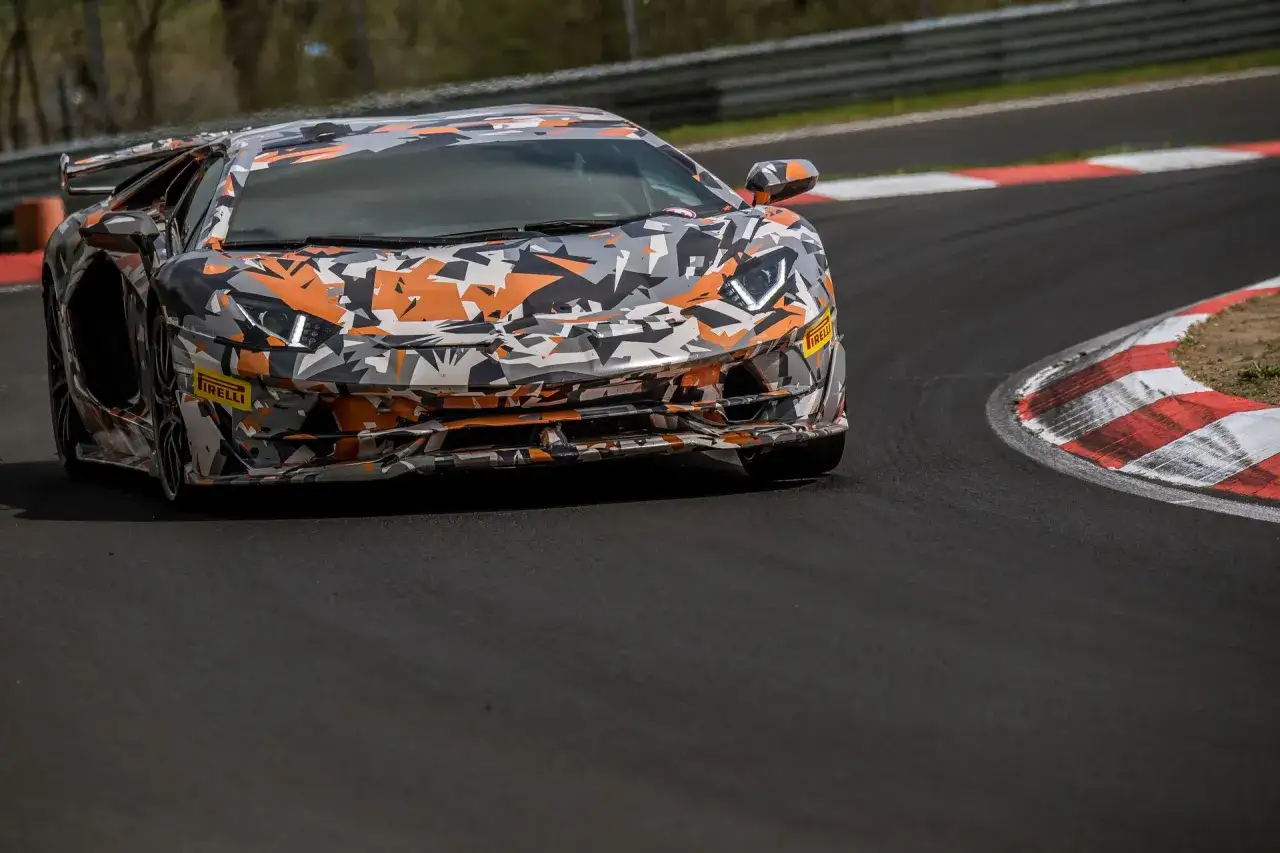 Lamborghini Aventador SVJ na torze