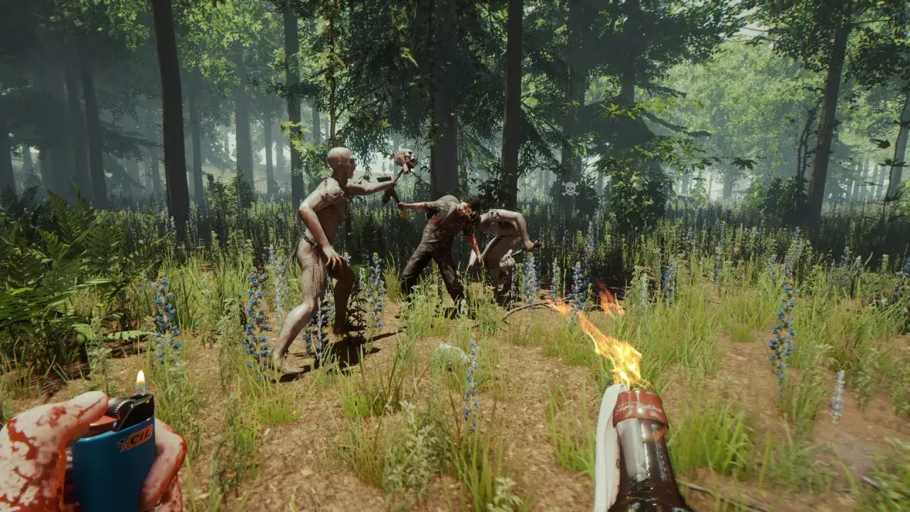 Kody do The Forest: gracz z zapalniczką i koktajlem Mołotowa walczy z kanibalami w lesie.