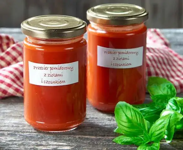 składniki na sos pomidorowy passata
