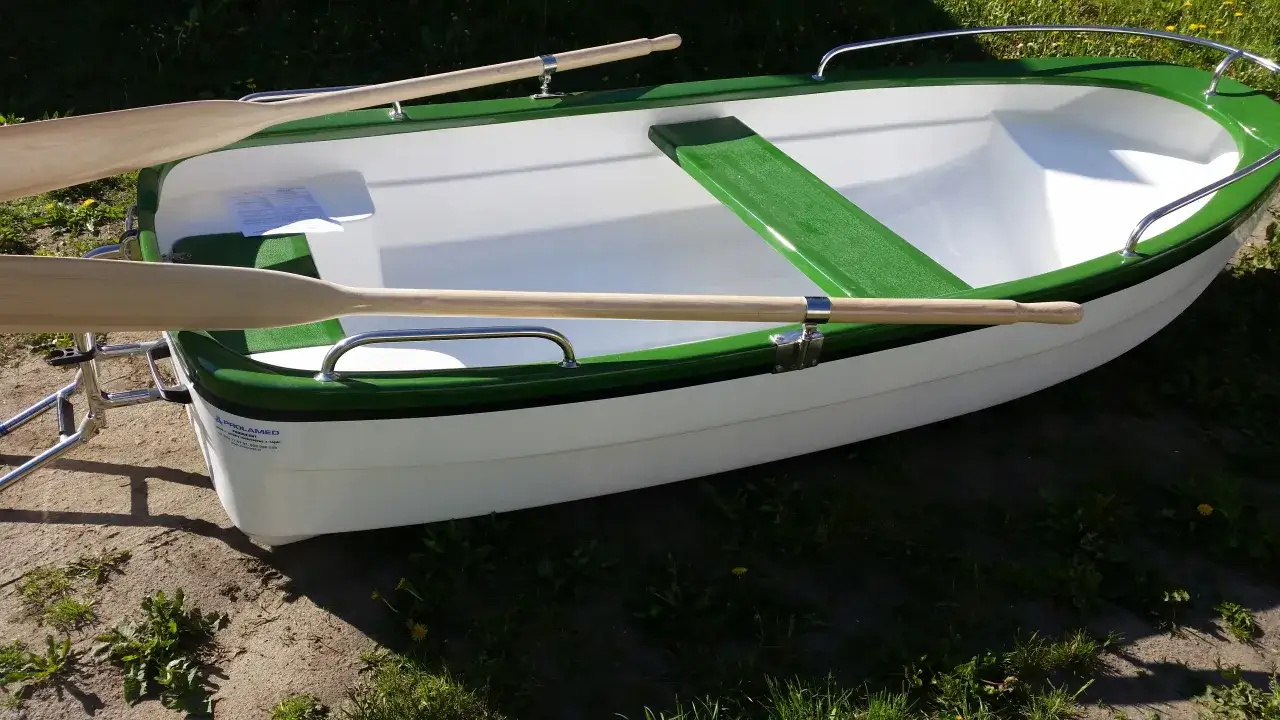 kajak turystyczny stabilny ł&oacute;dź wioślarska skiff wywrotna
