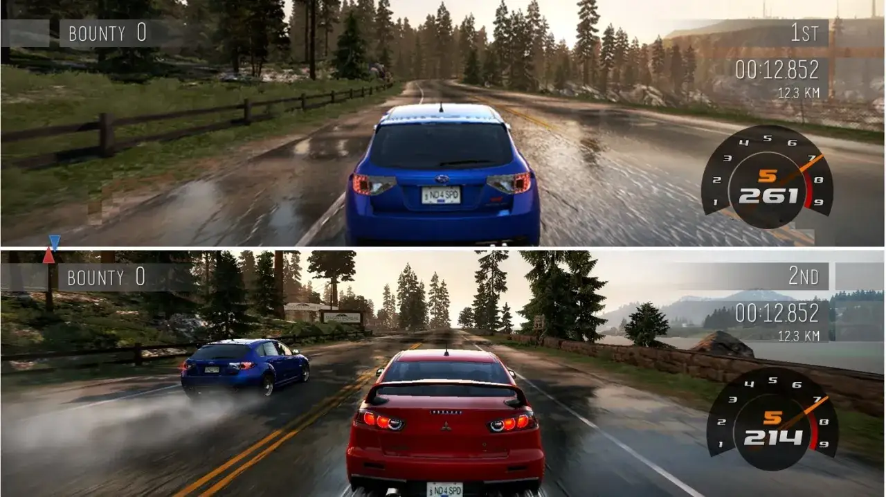 Wyścig dwóch graczy w gry na Xbox. Niebieski Subaru i czerwony Mitsubishi pędzą po mokrej drodze wśród drzew.