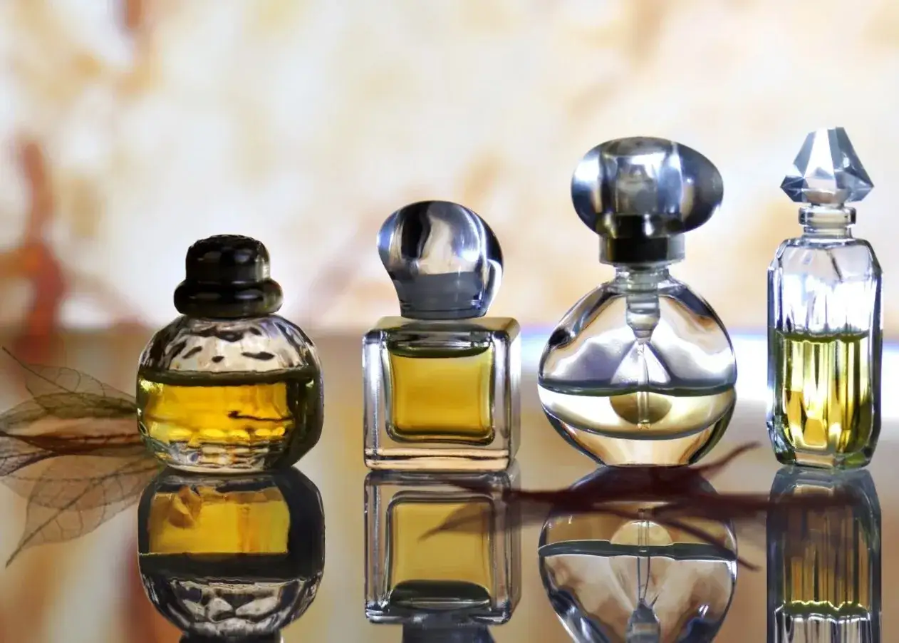 Zakupy perfum online ryzyko podróbek