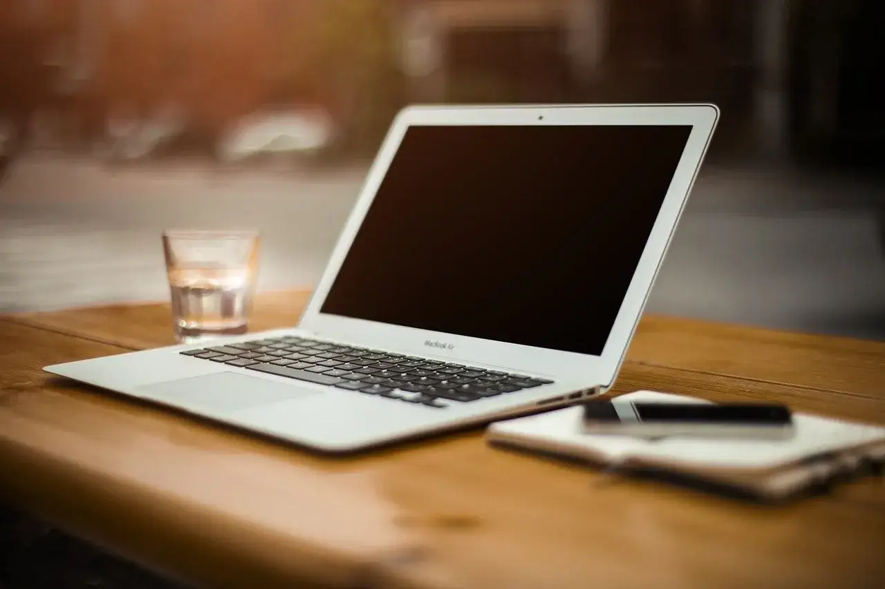 r&oacute;żne typy laptop&oacute;w i ich zastosowania