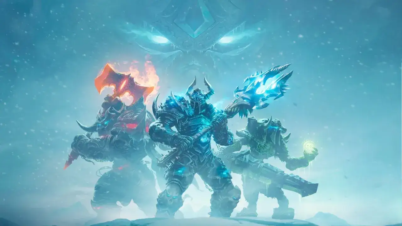 Trzej wojownicy w zbrojach, w tym centralna postać z lodową bronią, stoją na tle mroźnego krajobrazu. To świat z gry World of Warcraft: Wrath of the Lich King.