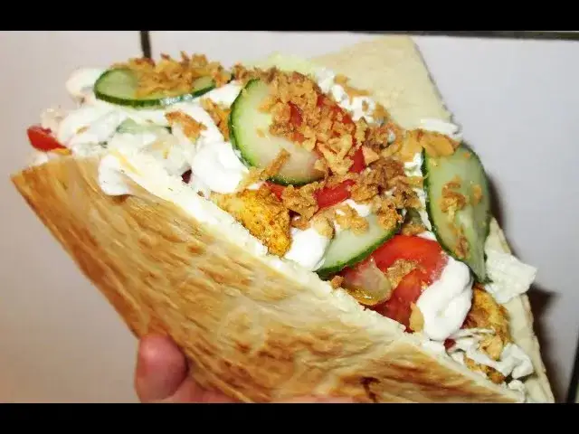 kebab w bułce i tortilli
