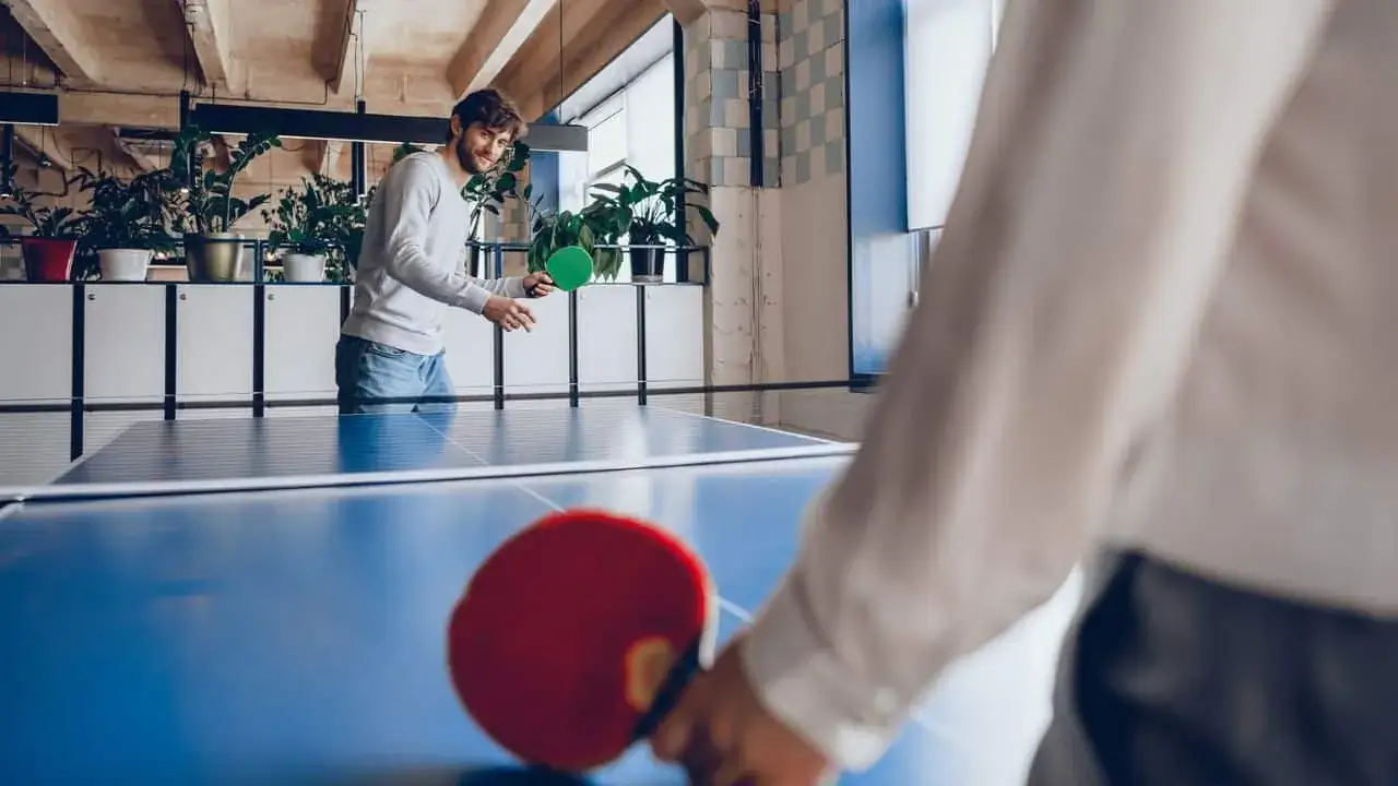 Zdjęcie Gdzie grać w tenis stołowy w Warszawie? Odkryj najlepsze miejsca