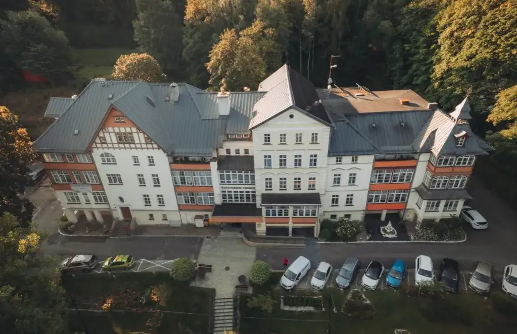 Zdjęcie Sanatorium Chemik Duszniki Zdrój z NFZ – wszystko, co musisz wiedzieć