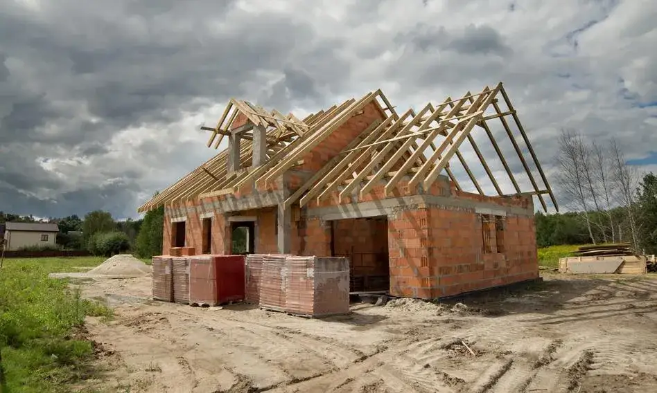 Zdjęcie Ile kosztuje budowa domu parterowego 140m2? Sprawdź, co wpływa na cenę