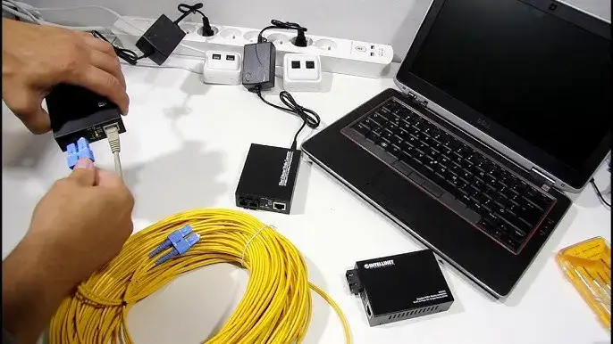 Zdjęcie Jak podłączyć światłowód do laptopa - uniknij problemów z połączeniem