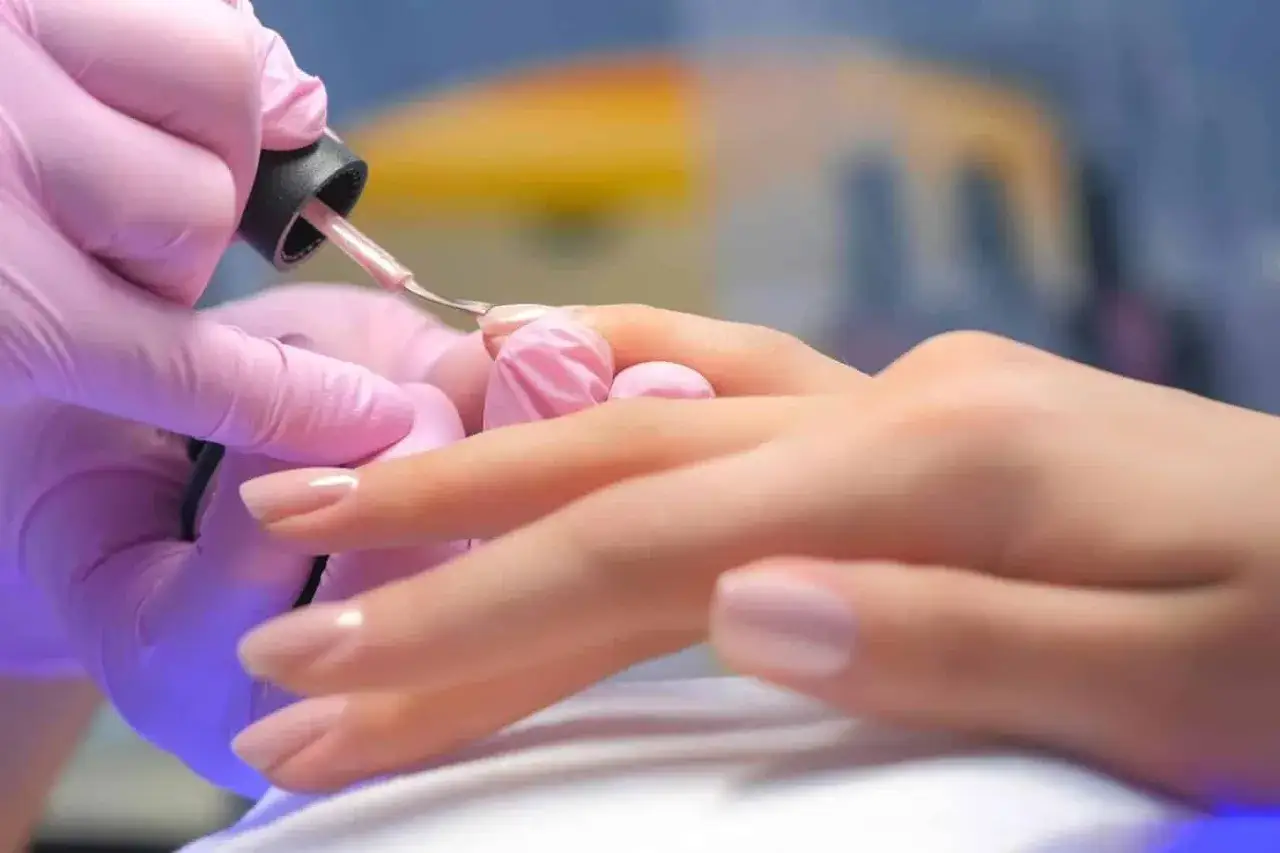 Zdjęcie Manicure spa na czym polega - odkryj jego korzyści i różnice