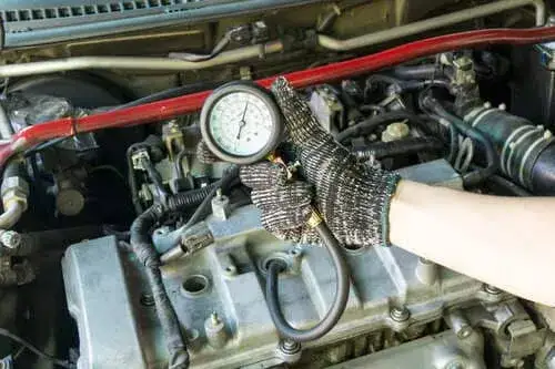 Zdjęcie Jakie minimalne ciśnienie sprężania diesel - uniknij kosztownych napraw