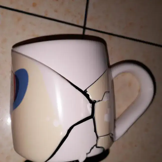 Zdjęcie Jak skutecznie skleić kubek ceramiczny - najlepsze metody i kleje
