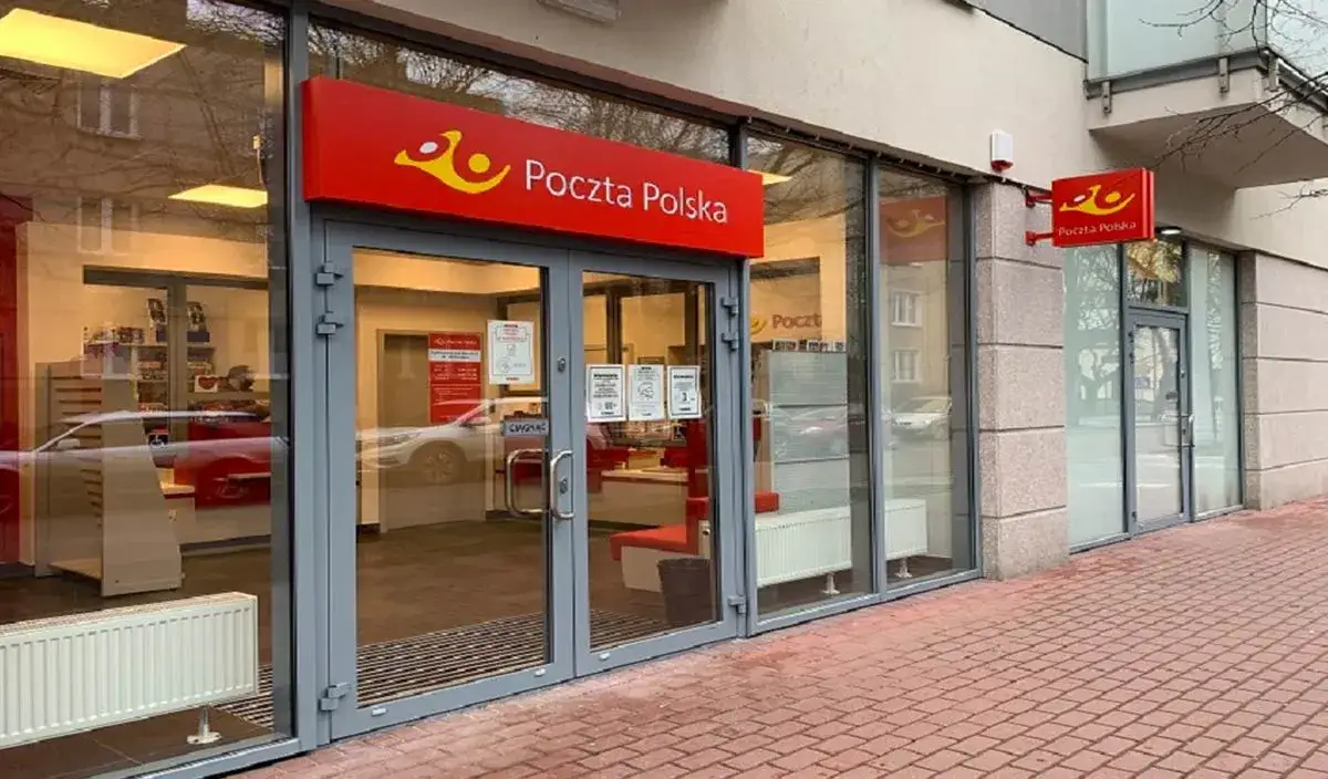 Zdjęcie Do której jeździ poczta polska? Sprawdź godziny dostaw i więcej