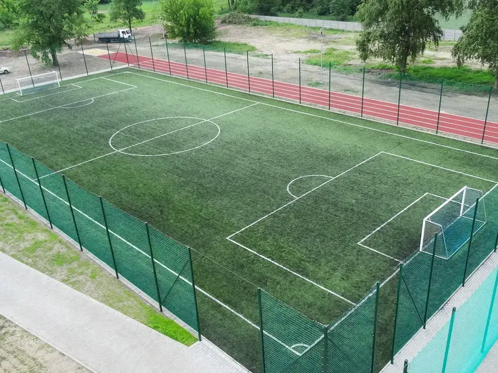 Zdjęcie Ile kosztuje budowa boiska piłkarskiego? Sekrety kosztów i wydatków
