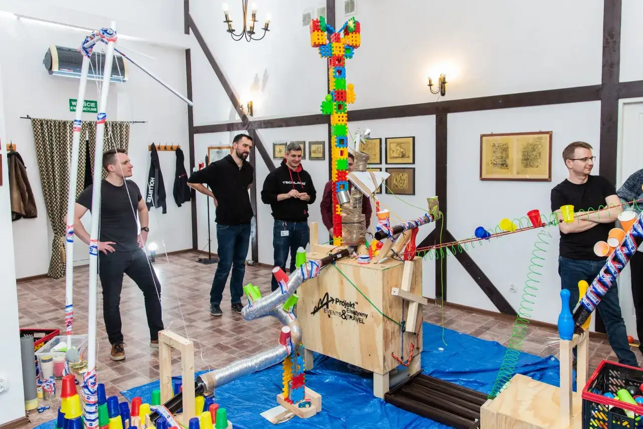 Zdjęcie Gry integracyjne dla dorosłych - najlepsze pomysły na udane spotkania