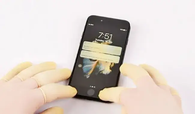Zdjęcie Wyświetlacz iPhone 8: oryginał czy zamiennik? Który z nich lepszy?
