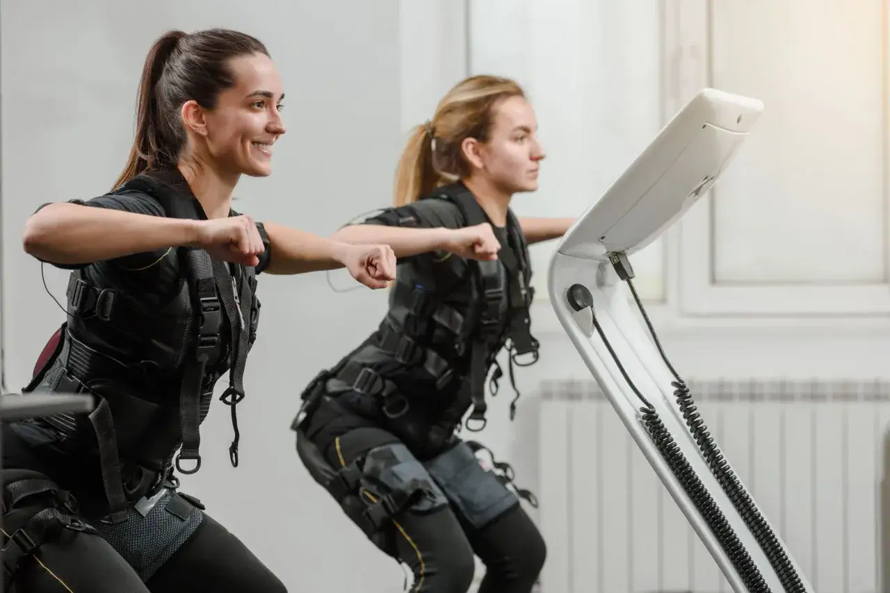 Zdjęcie Gym World: Przewodnik po siłowniach, sprzęcie i treningach EMS