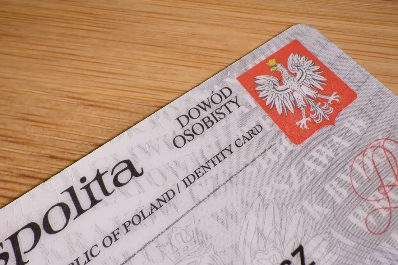 Zdjęcie Ile czeka się na dowód tymczasowy dla dziecka? Sprawdź terminy i proces