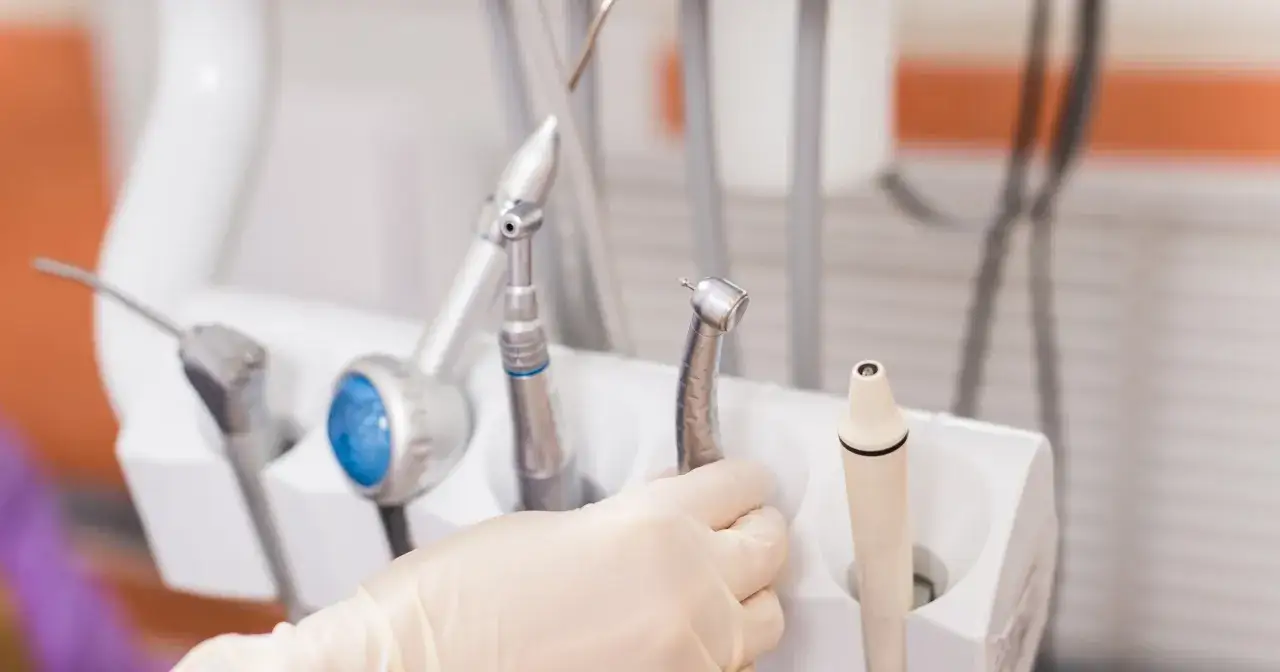 Zdjęcie Dentysta może wystawić L4? Sprawdź, kiedy i jak to działa