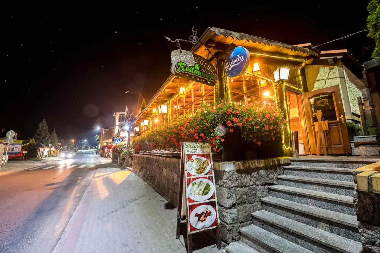 Zdjęcie Gdzie zjeść w Szklarskiej Porębie? Odkryj najlepsze restauracje i dania
