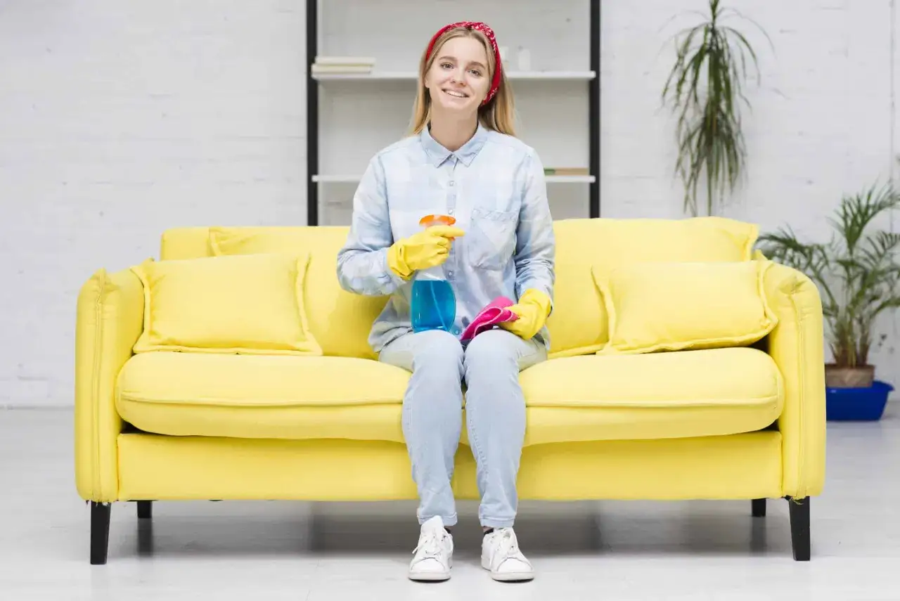 Zdjęcie Jak usunąć zapach stęchlizny z mebli? Skuteczne metody i porady