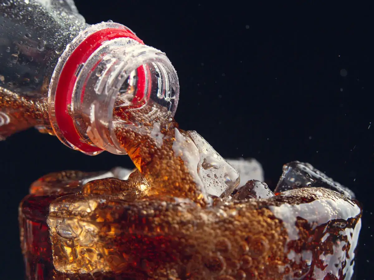 Zdjęcie Czy cola zero jest zdrowa? Poznaj fakty i zagrożenia dla organizmu