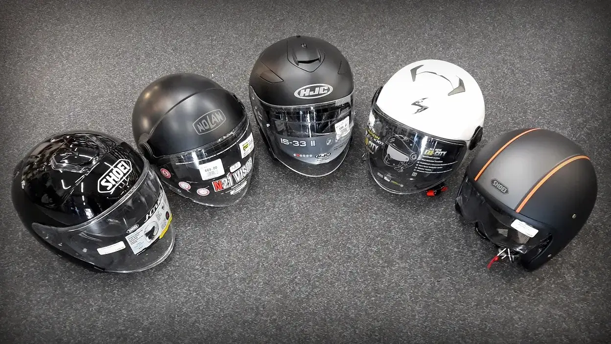 Zdjęcie Jak wyciszyć kask motocyklowy i cieszyć się spokojną jazdą