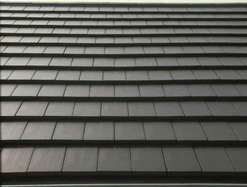 Zdjęcie Płaska dachówka ceramiczna: trwałość i nowoczesny design dachu