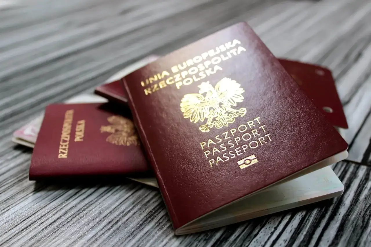 Zdjęcie Jak uzyskać paszport w Polsce - krok po kroku i uniknij problemów