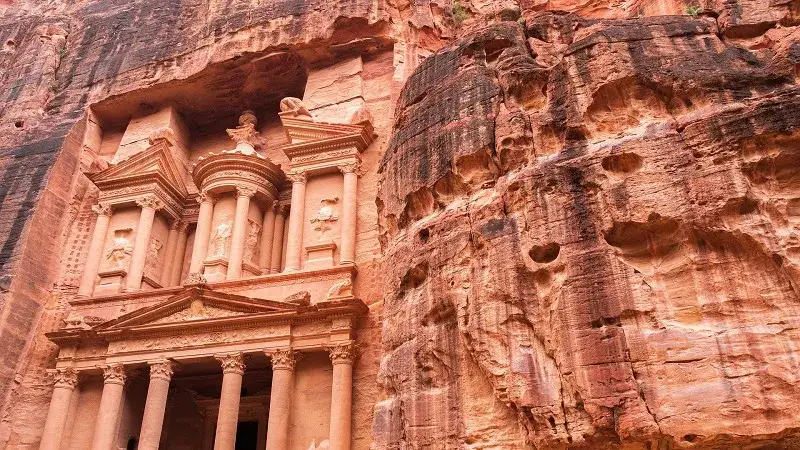 Zdjęcie Najlepszy czas na podróż do Jordanii: kiedy jechać, by uniknąć tłumów i upałów?