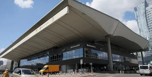 Zdjęcie Jak wjechać na parking przy Dworcu Centralnym bez problemów?