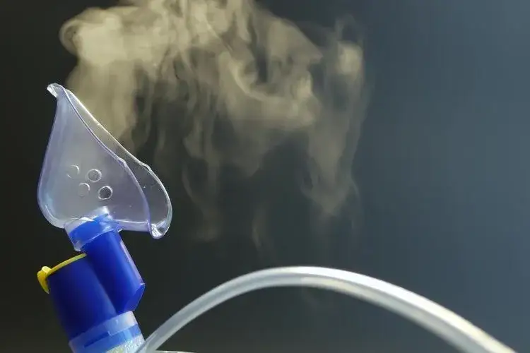 Zdjęcie Czy inhalacja z soli naprawdę pomaga na kaszel? Sprawdź skuteczność