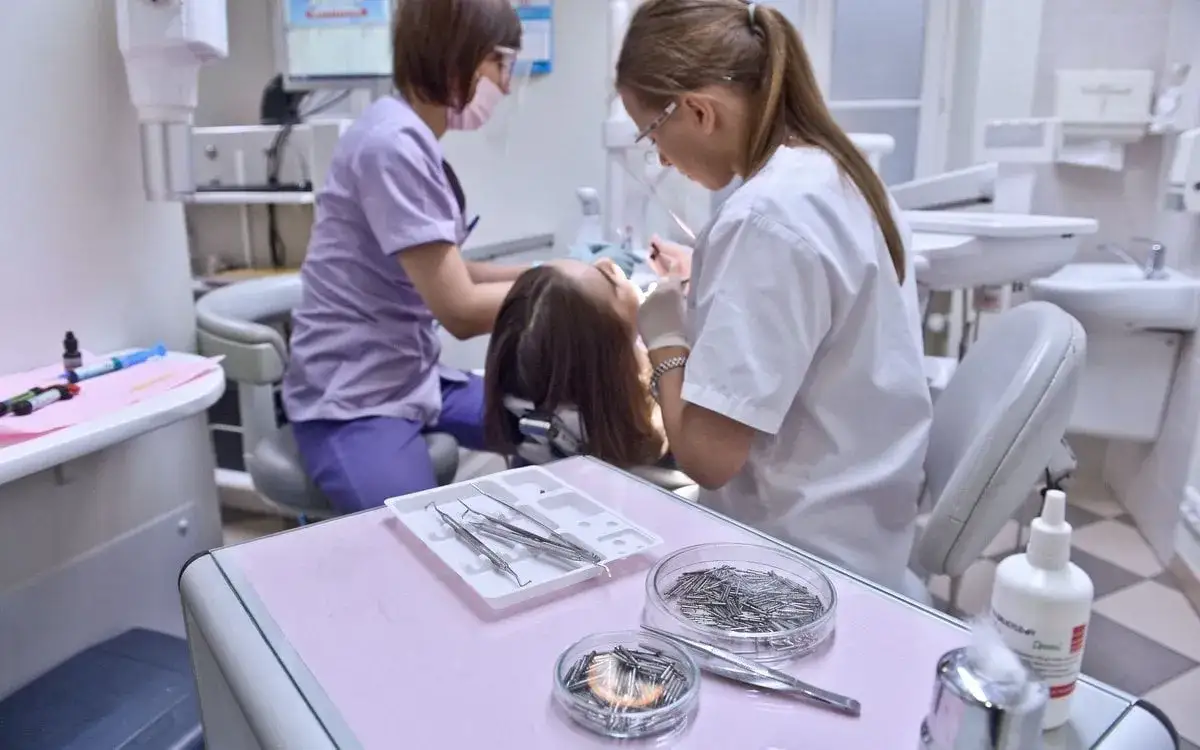 Zdjęcie Ile kosztuje znieczulenie u dentysty na NFZ? To naprawdę darmowe!