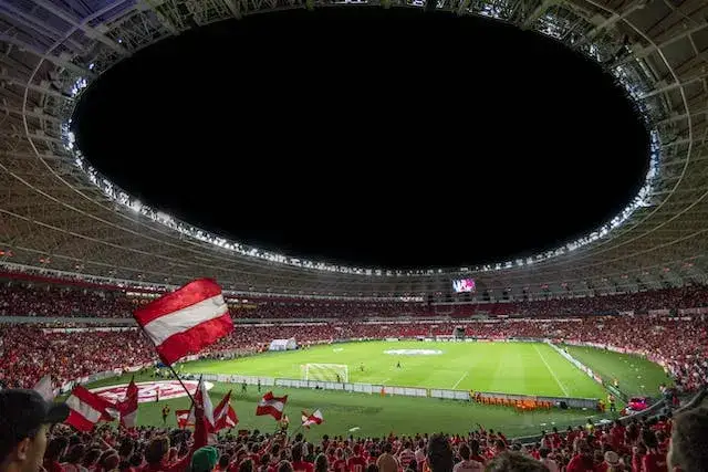Zdjęcie Wyprowadzanie piłkarzy przez dzieci – tradycja, która łączy pokolenia