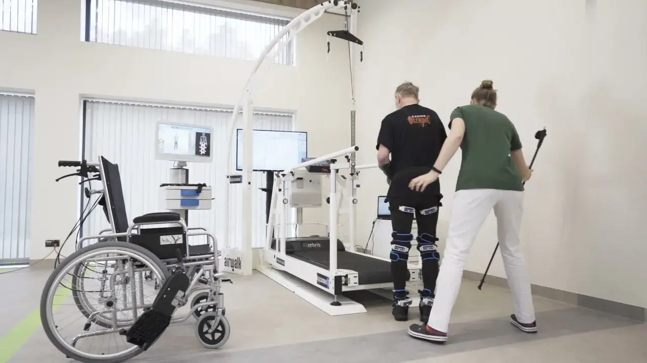 Zdjęcie Ile trwa rehabilitacja po operacji guza mózgu? Poznaj prawdę o czasie rekonwalescencji