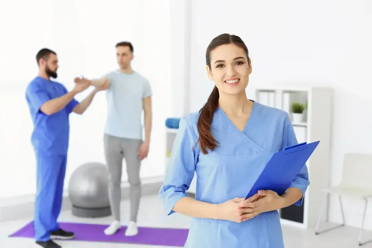 Zdjęcie Ile zarabia fizjoterapeuta w Polsce? Odkryj różnice w wynagrodzeniu