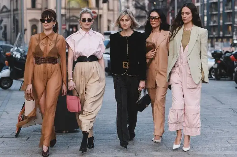 Zdjęcie Stylizacje do pracy: Elegancja, wygoda i trendy poradnik Anieli