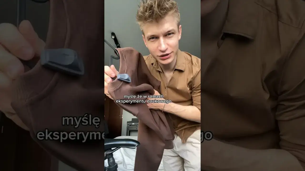 Zdjęcie Jak zdjąć okrągły klips z ubrania bez uszkodzenia materiału