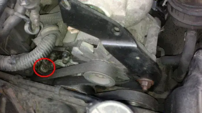 Zdjęcie Jak wyciągnąć alternator z Renault Megane - krok po kroku bez błędów
