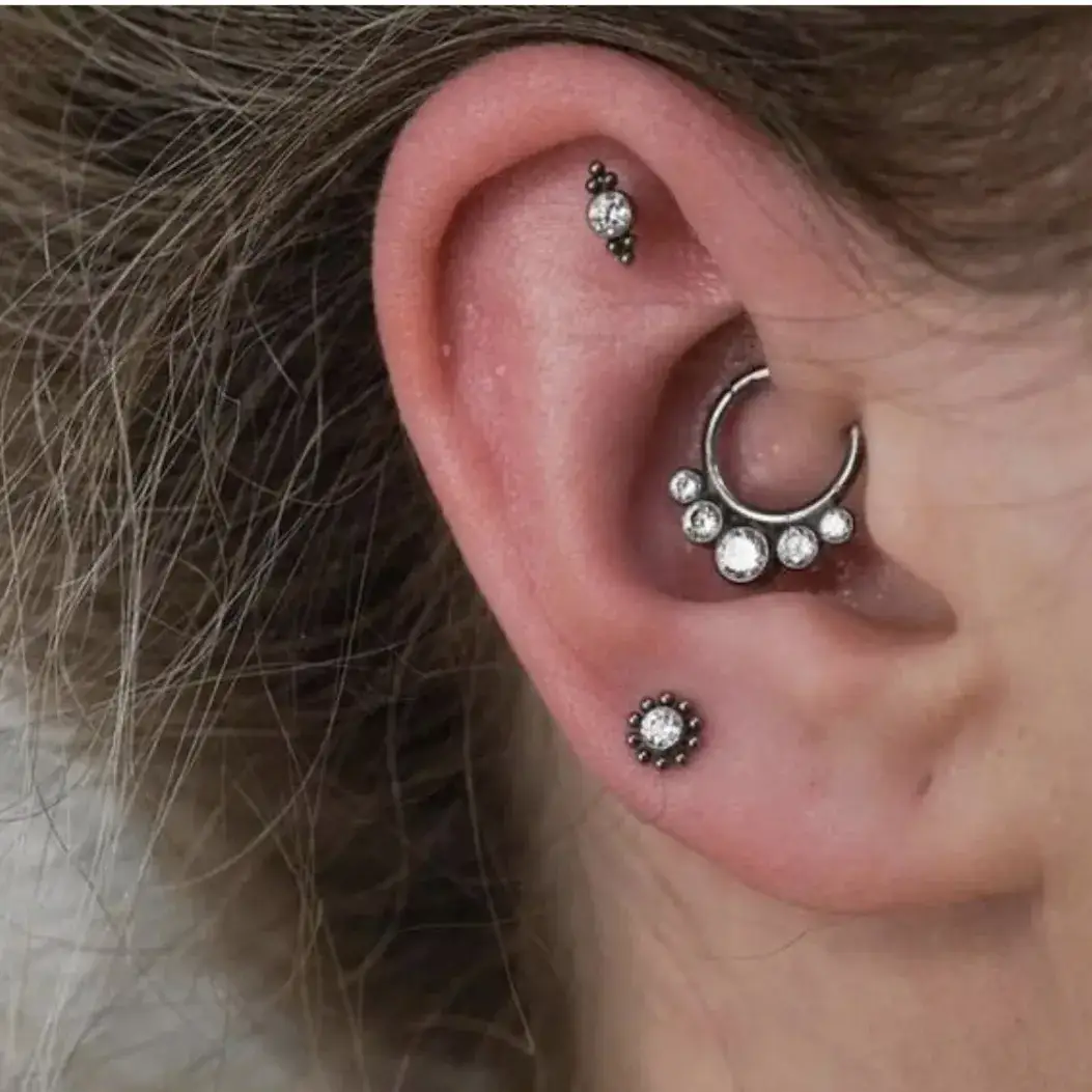 Zdjęcie Najlepsze salony piercingu w Warszawie – gdzie bezpiecznie zrobić piercing?