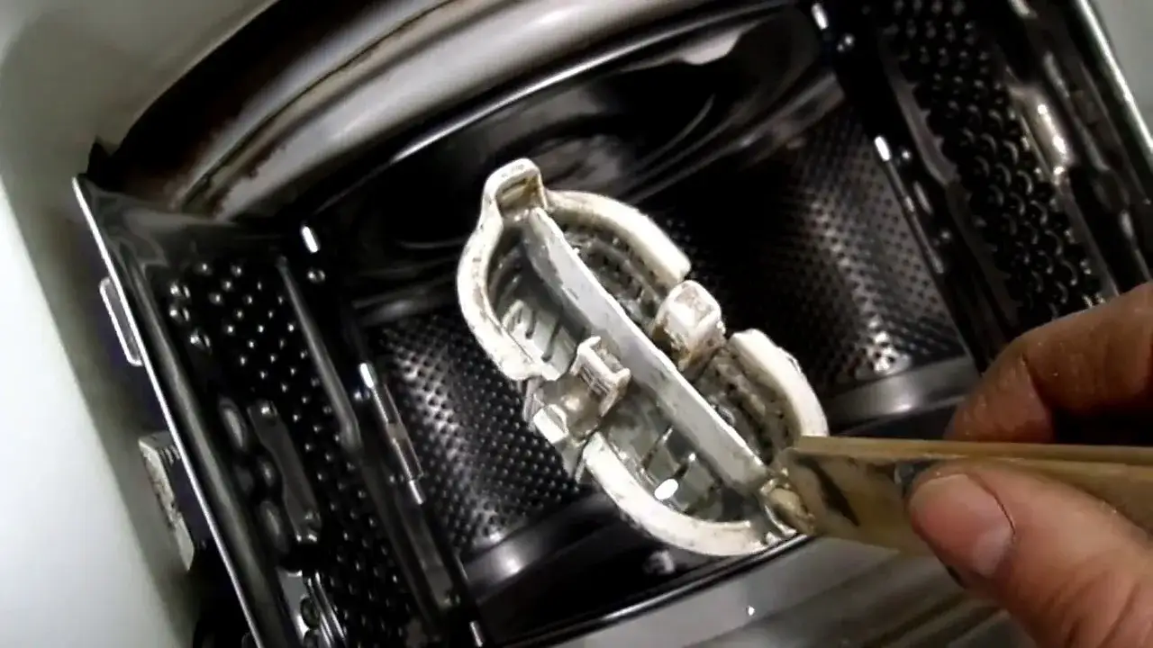 Zdjęcie Jak odkręcić filtr w pralce Electrolux - proste kroki, uniknij problemów
